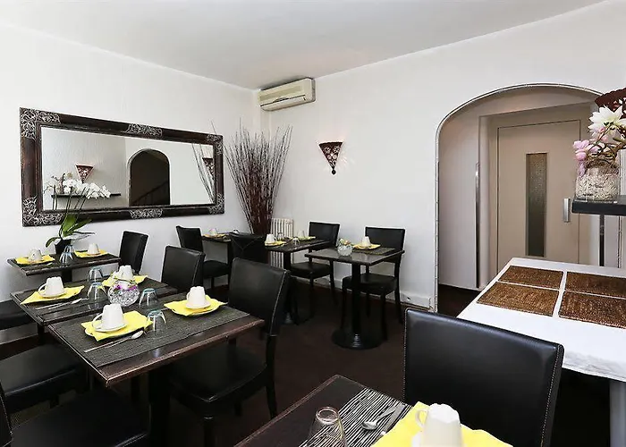 Ξενοδοχείο P.l.m. 2*