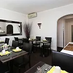 Hotel P.l.m. 2*