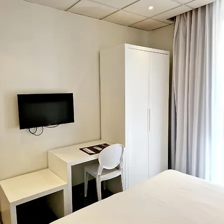 P.l.m. Otel 2*