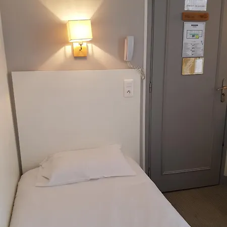 Otel P.l.m. 2*
