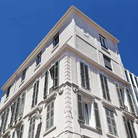 Otel P.l.m.