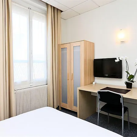 Otel P.l.m. 2*