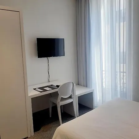 P.l.m. Hotel