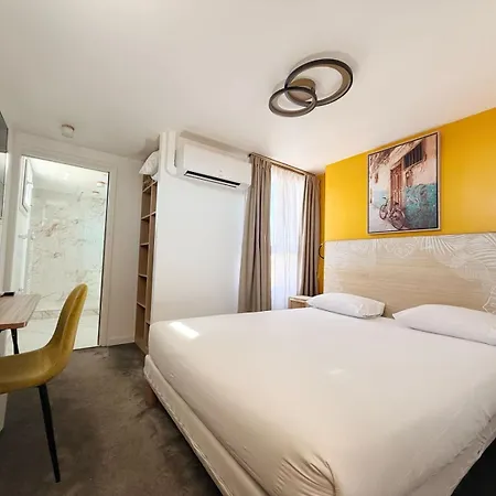 P.l.m. Hotel 2*